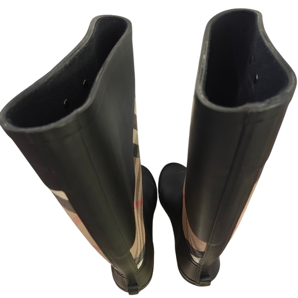 Burberry - Picture 6 of 12